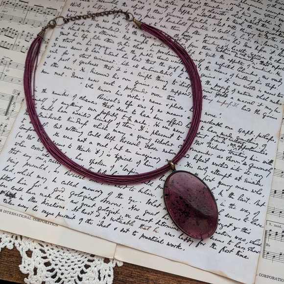 Elegant Purple Pendant Necklace - Picture 1 of 12